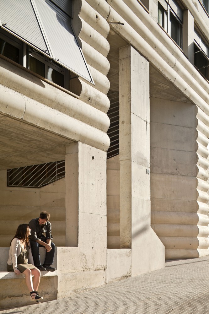 111 Building / Flores Prats