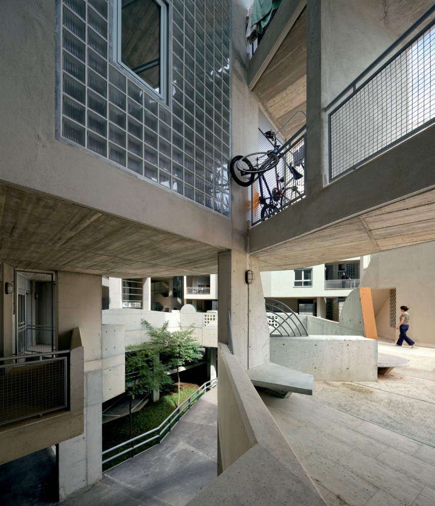 111 Building / Flores Prats