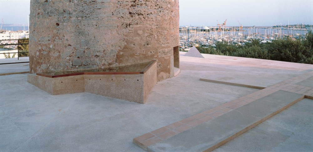 Flashback: Mills Museum / Flores Prats