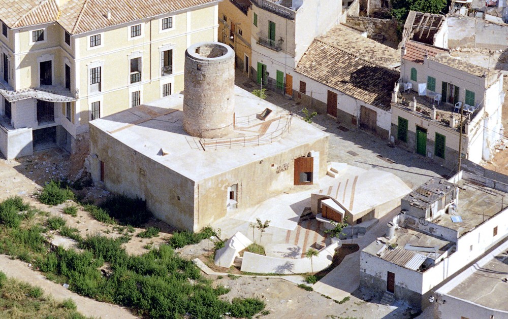 Flashback: Mills Museum / Flores Prats