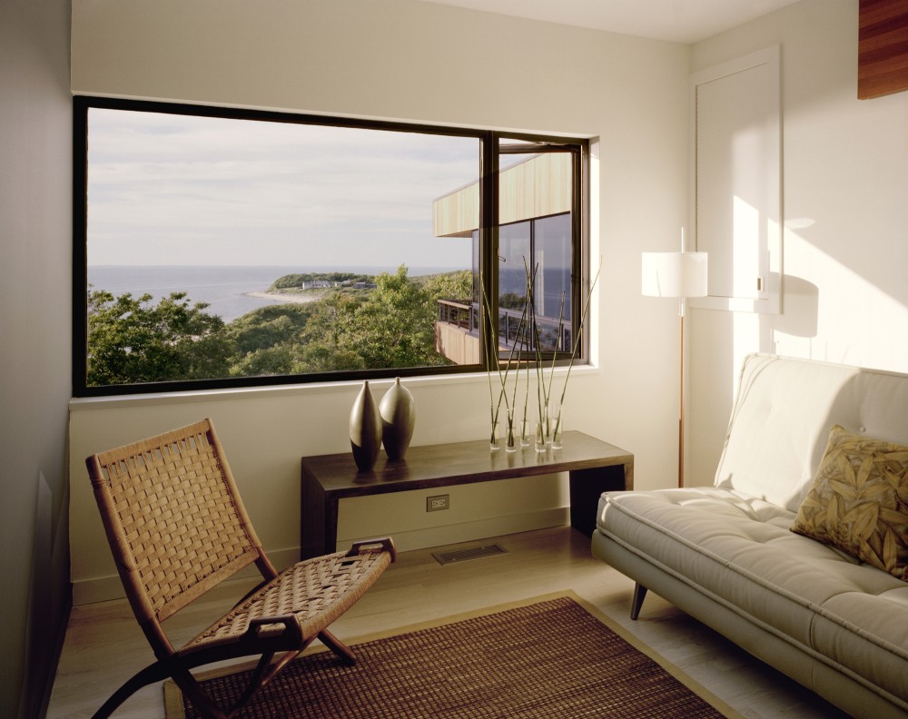 Bluff House / Robert Young