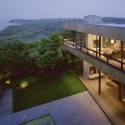 Bluff House / Robert Young Bluff House / Robert Young © Michael Moran