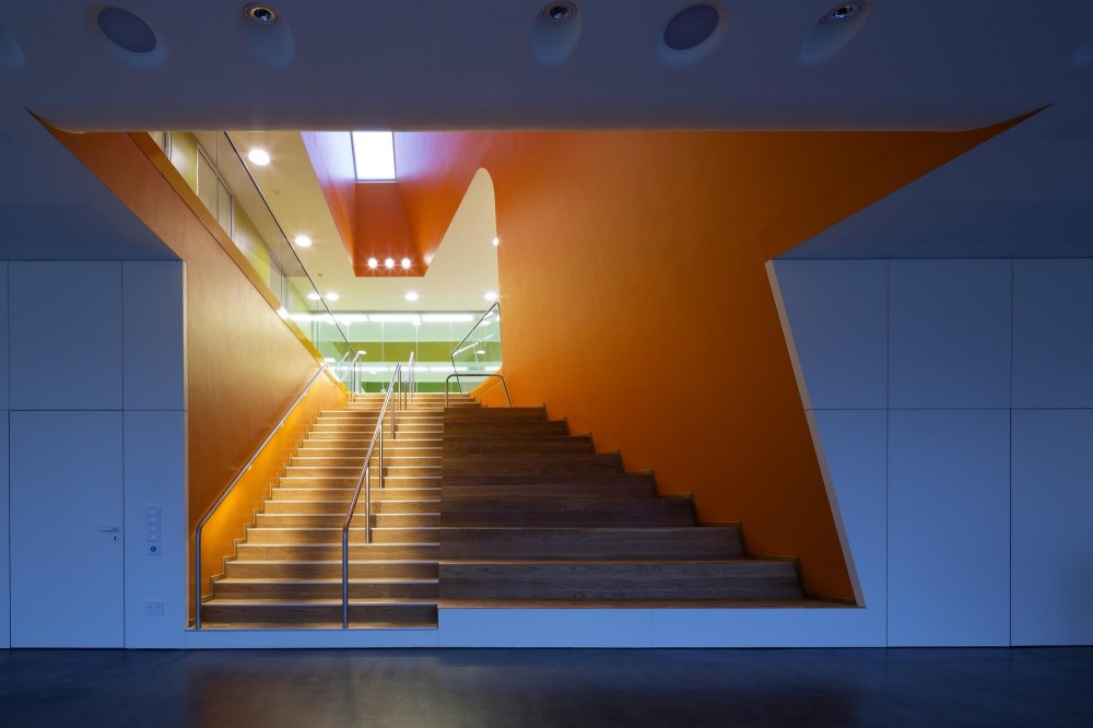 Sprach und Bewegungszentrum / eins:eins architekten