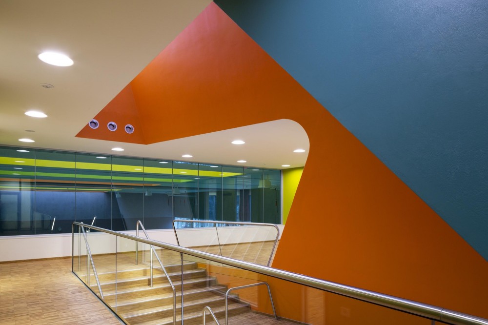 Sprach und Bewegungszentrum / eins:eins architekten