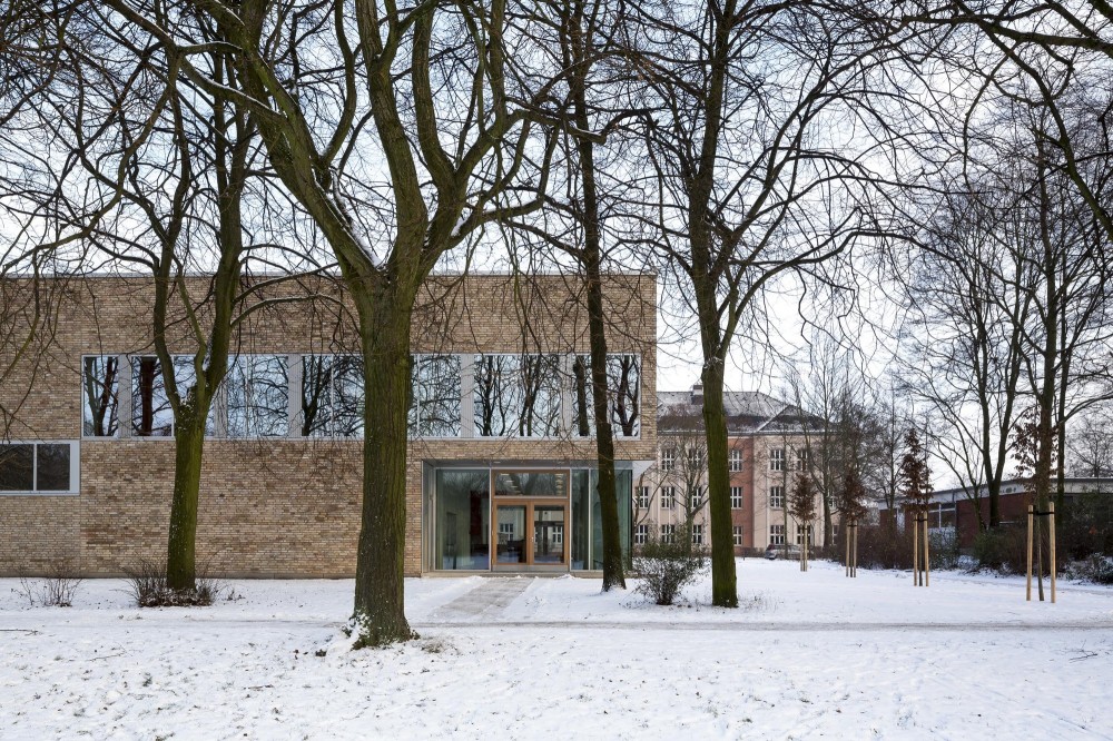 Sprach und Bewegungszentrum / eins:eins architekten