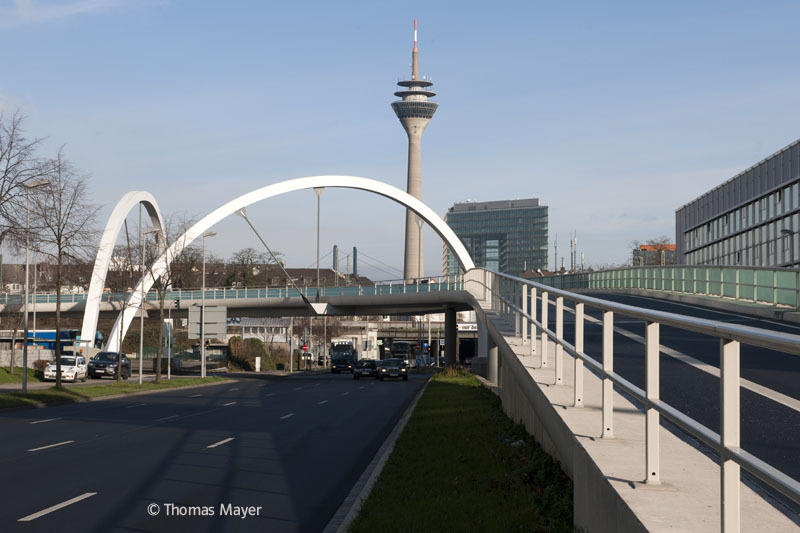 Ueberflieger Bridge / Agirbas & Wienstroer