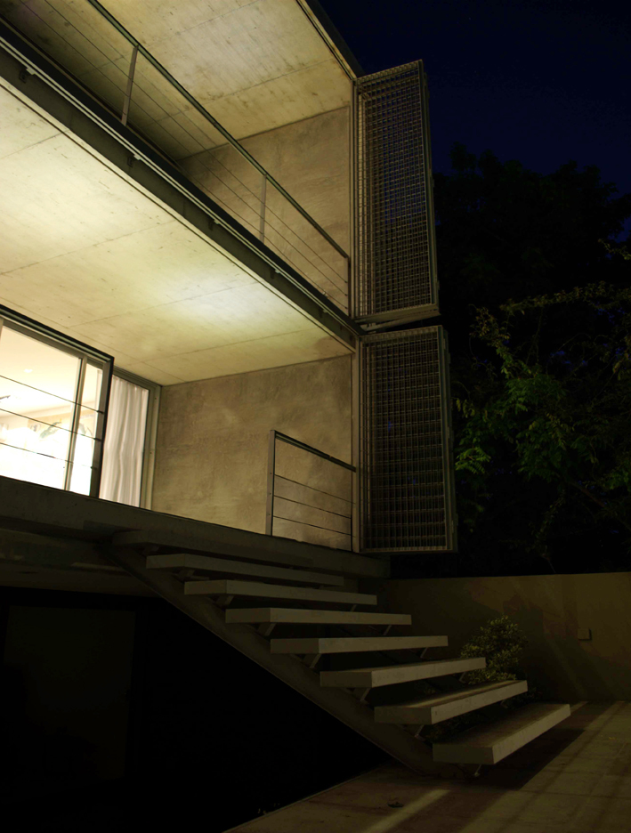 Echeverrría House / Nicolás Pinto da Mota
