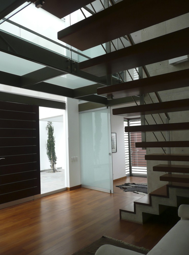 Patio House / Seinfeld Arquitectos