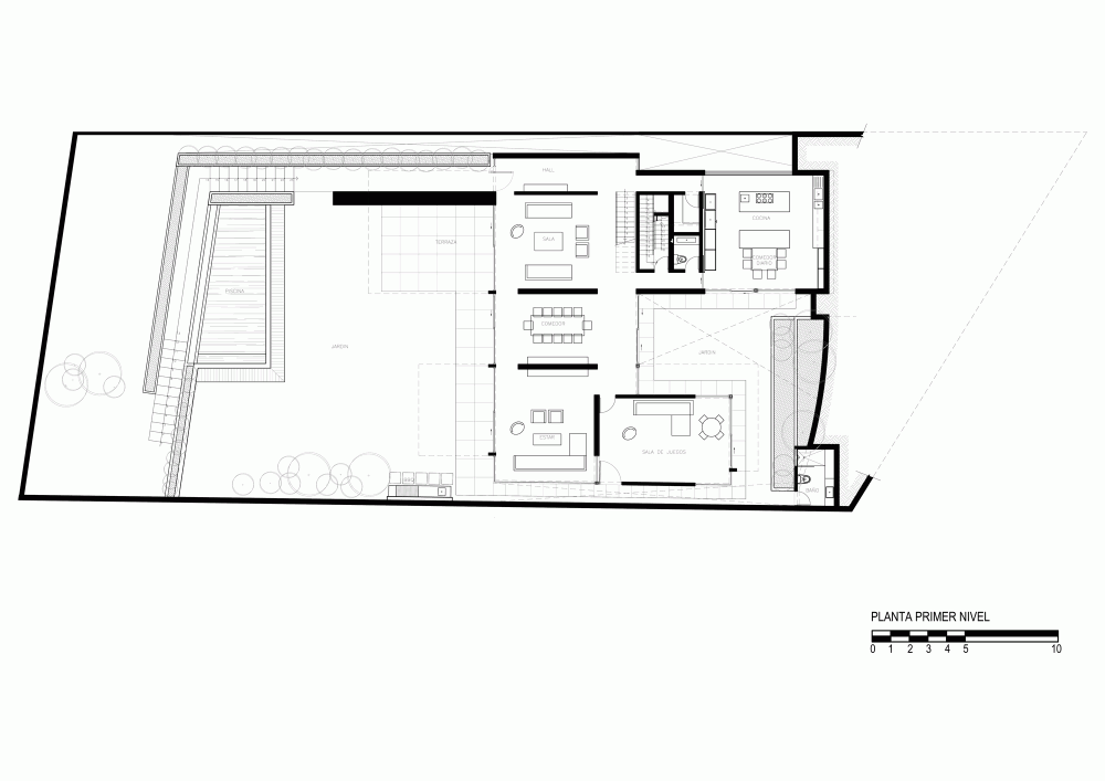 Golf House / Seinfeld Arquitectos