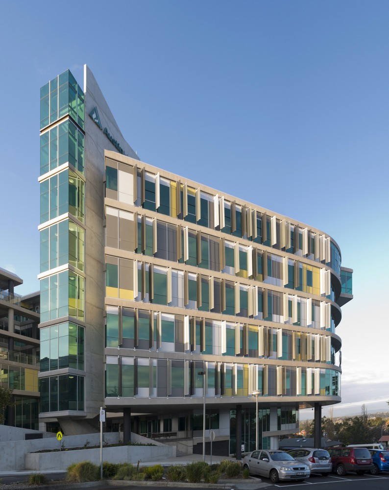 Olivia Newton-John Cancer and Wellness Centre / Jackson Architecture + McConnell Smith Johnson