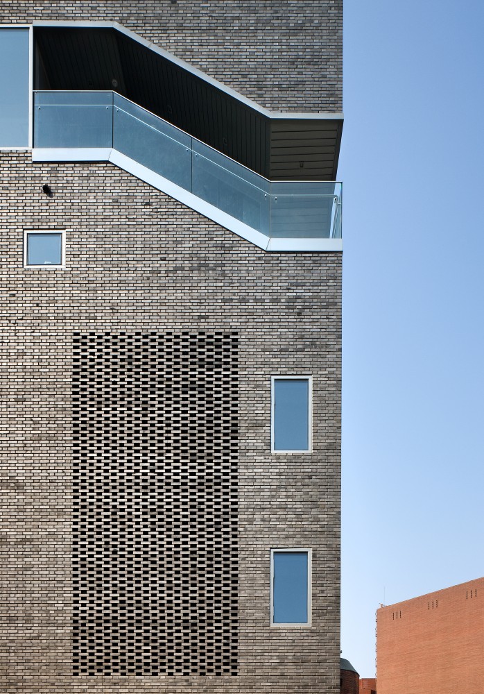 The Bricks / Doojin Hwang Architects