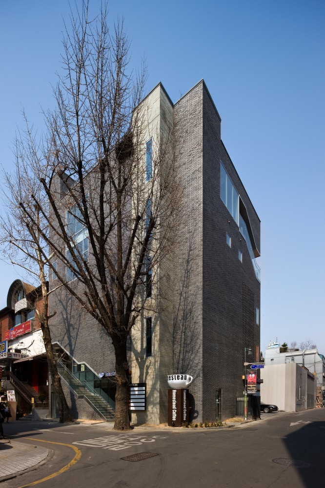 The Bricks / Doojin Hwang Architects