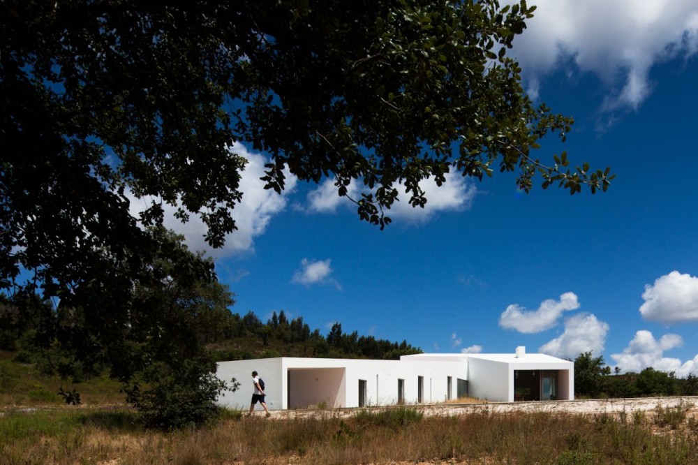 House in Odemira / Vitor Vilhena Architects