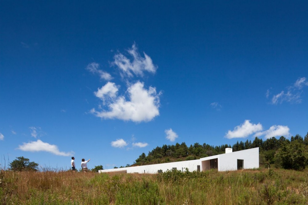 House in Odemira / Vitor Vilhena Architects