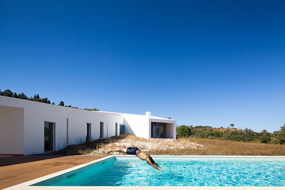 House in Odemira / Vitor Vilhena Architects