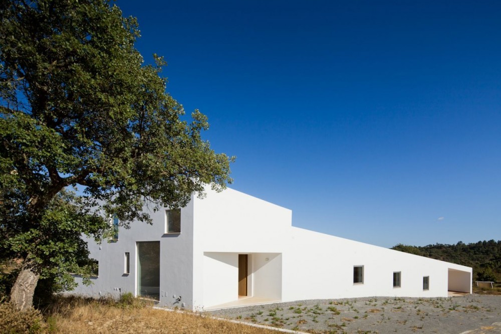 House in Odemira / Vitor Vilhena Architects
