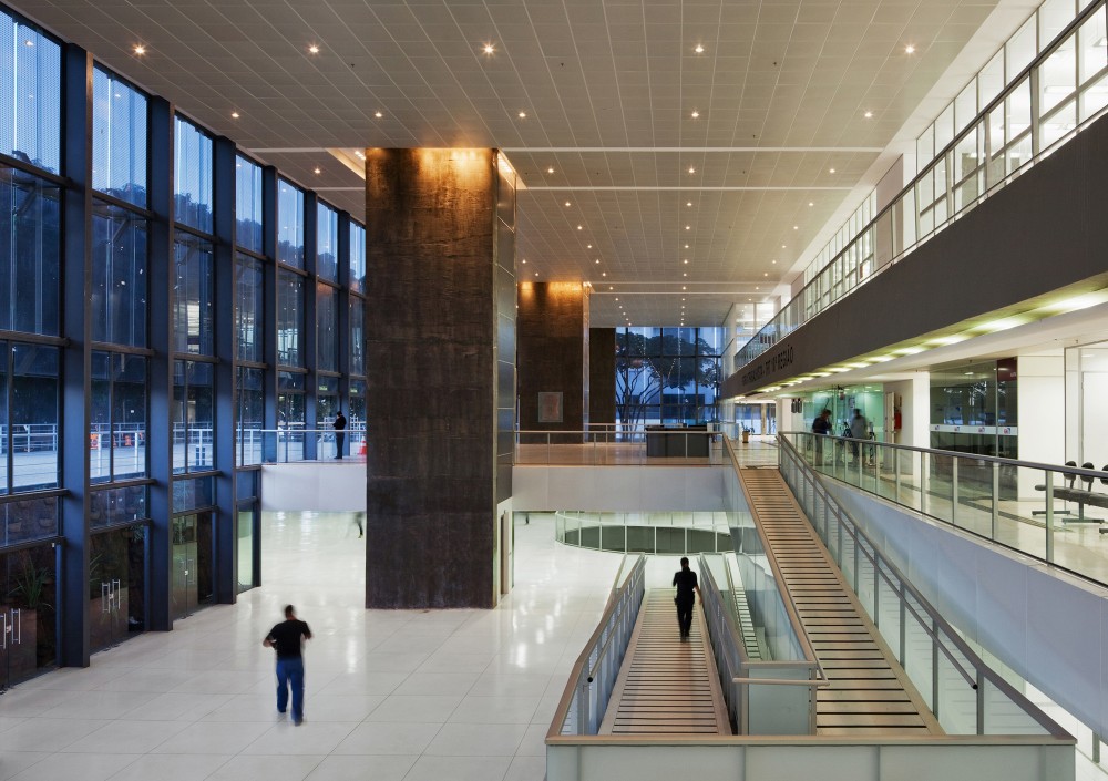 Regional Labor Court / Corsi Hirano Arquitetos + Reinaldo Nishimura