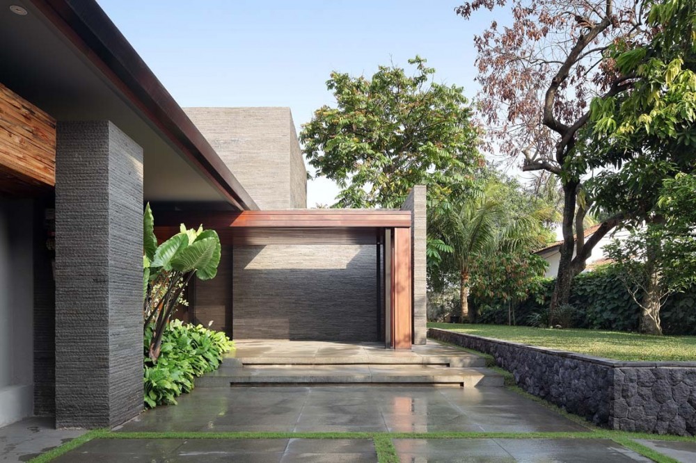 Diminished House / Wahana Cipta Selaras