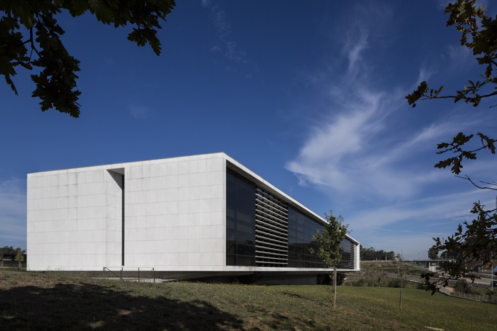 Agros Headquarters / Rocha Leite Arquitectos Associados