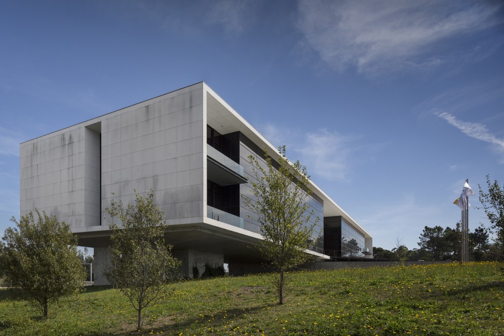 Agros Headquarters / Rocha Leite Arquitectos Associados