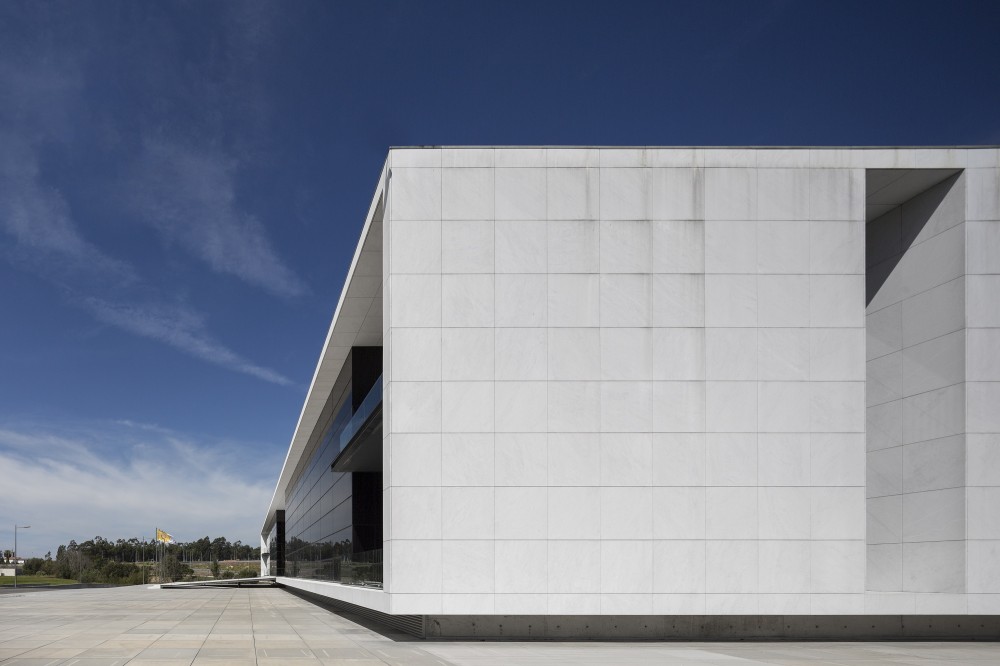 Agros Headquarters / Rocha Leite Arquitectos Associados