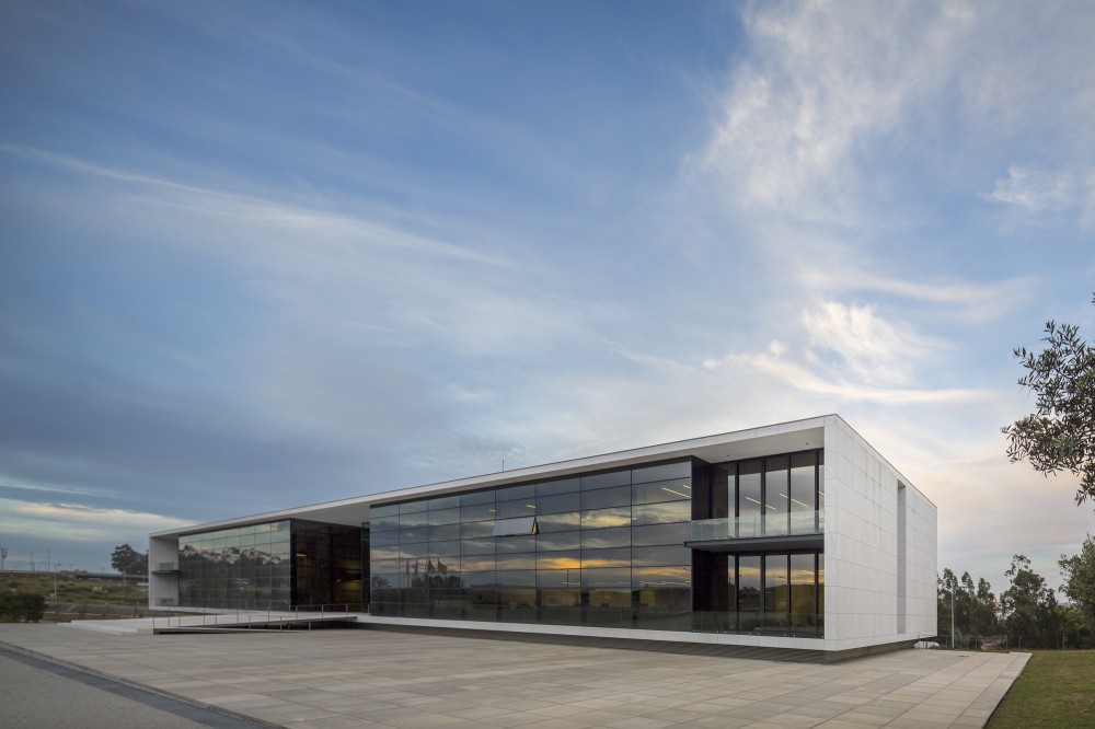 Agros Headquarters / Rocha Leite Arquitectos Associados