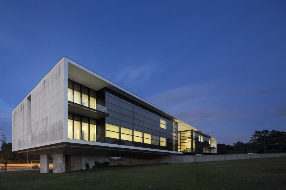 Agros Headquarters / Rocha Leite Arquitectos Associados