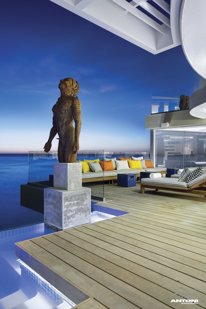 Clifton View 7 / Antoni Associates