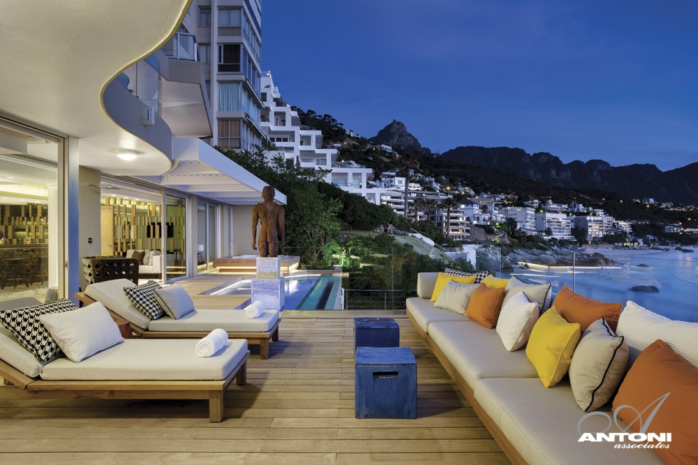 Clifton View 7 / Antoni Associates