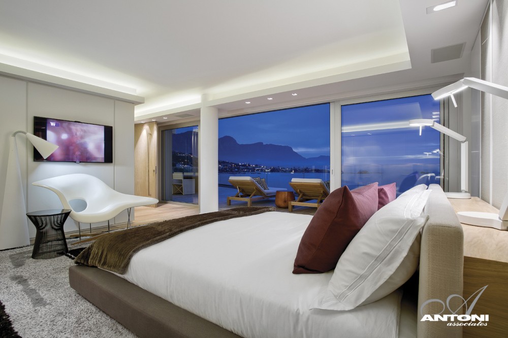 Clifton View 7 / Antoni Associates