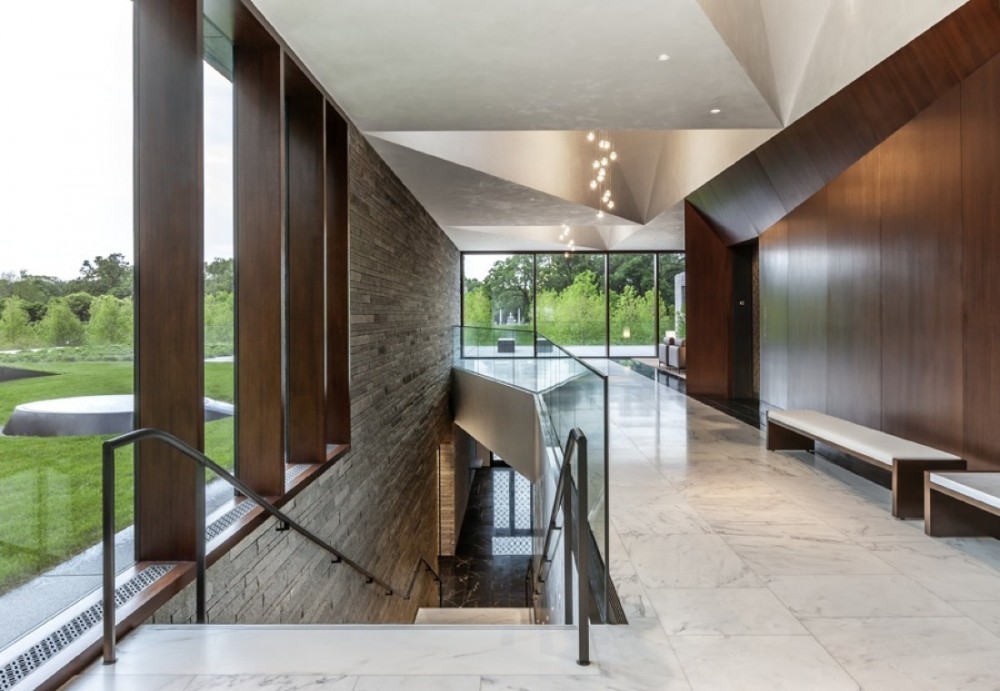 Lakewood Garden Mausoleum / HGA