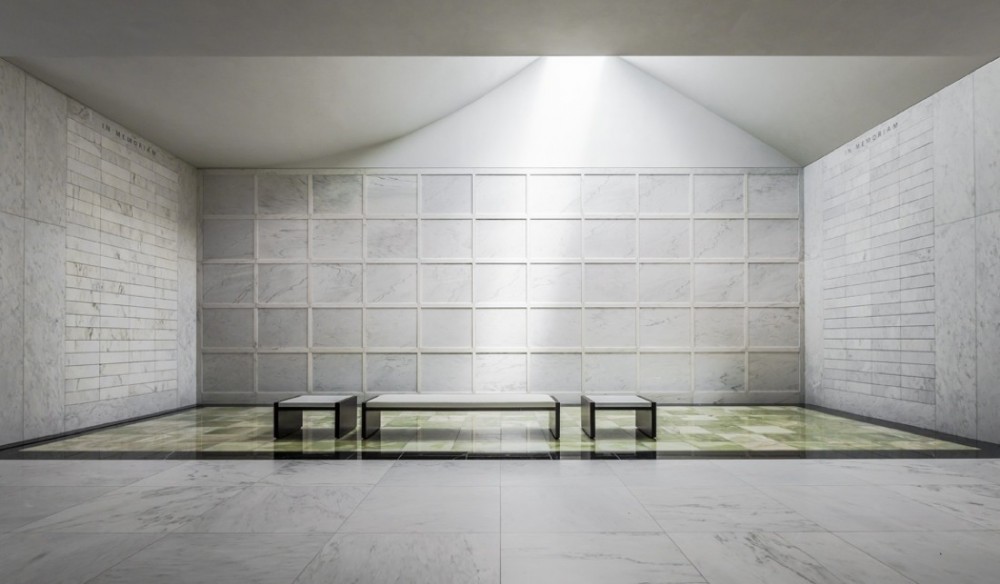 Lakewood Garden Mausoleum / HGA