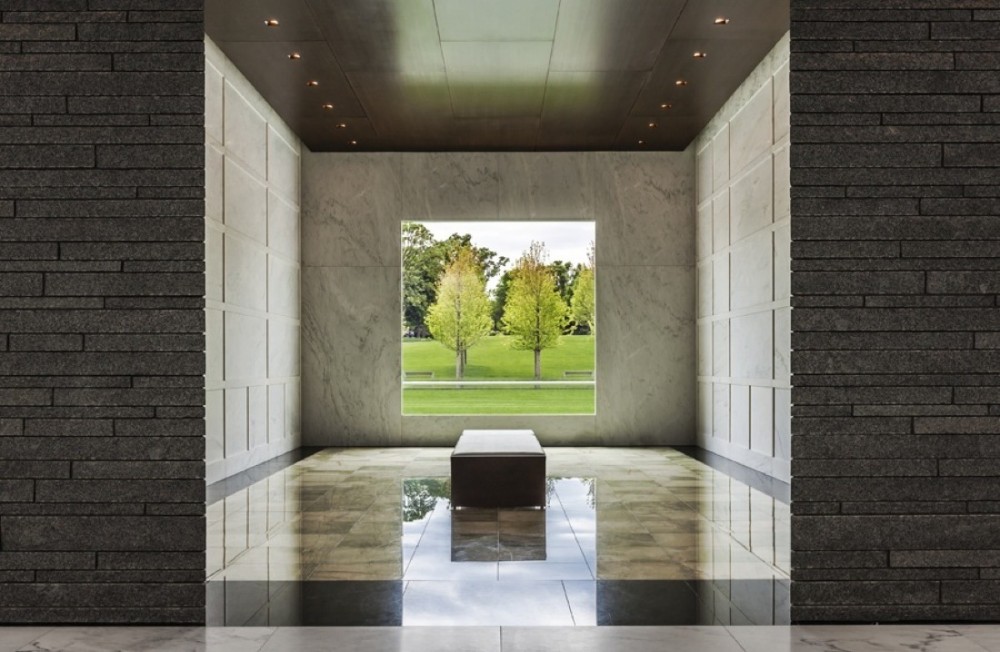 Lakewood Garden Mausoleum / HGA