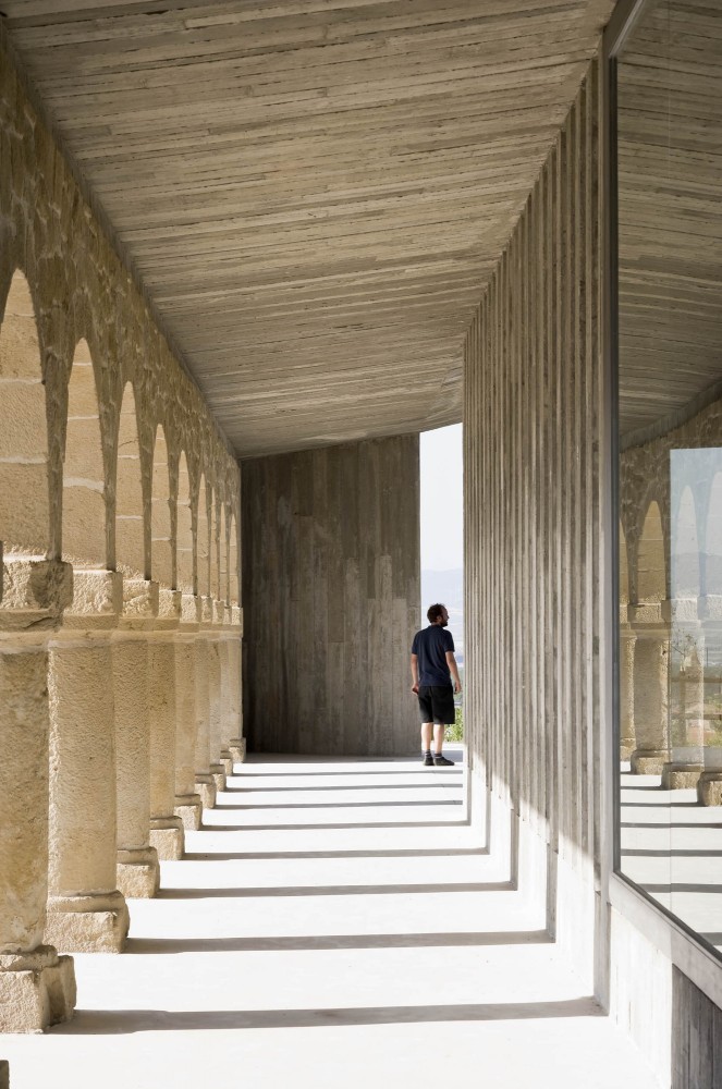 Shrine of the Virgin of La Antigua / Otxotorena Arquitectos