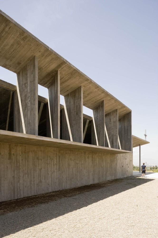 Shrine of the Virgin of La Antigua / Otxotorena Arquitectos