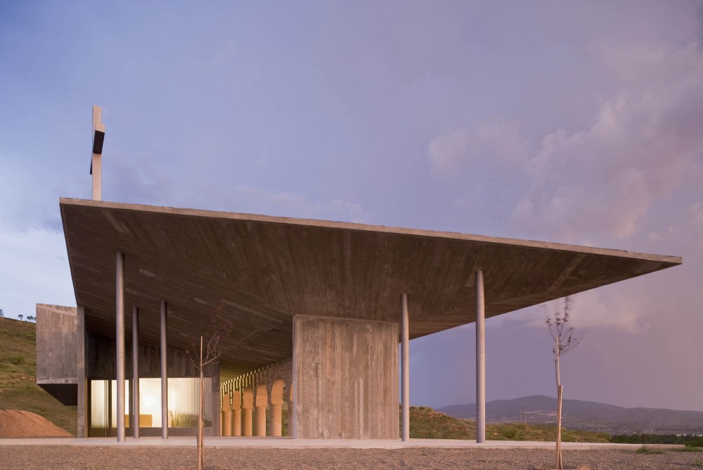 Shrine of the Virgin of La Antigua / Otxotorena Arquitectos