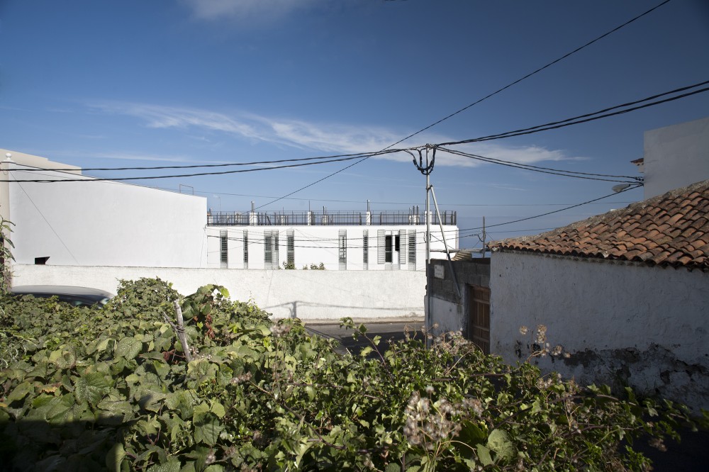 12 Houses in Icod / daolab