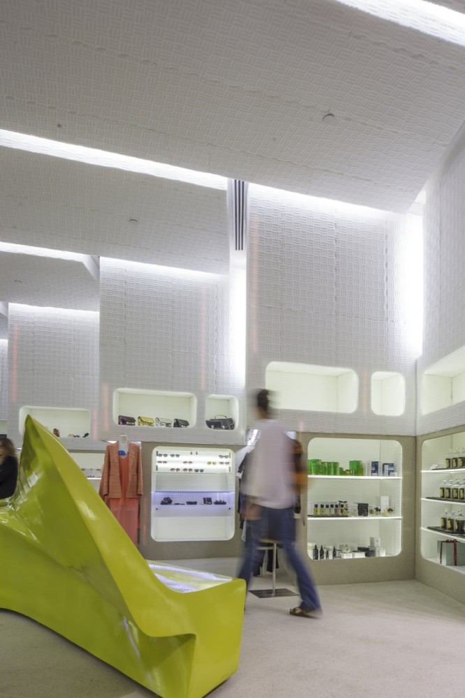 Alchemist Concept Store / Rene Gonzalez Architect