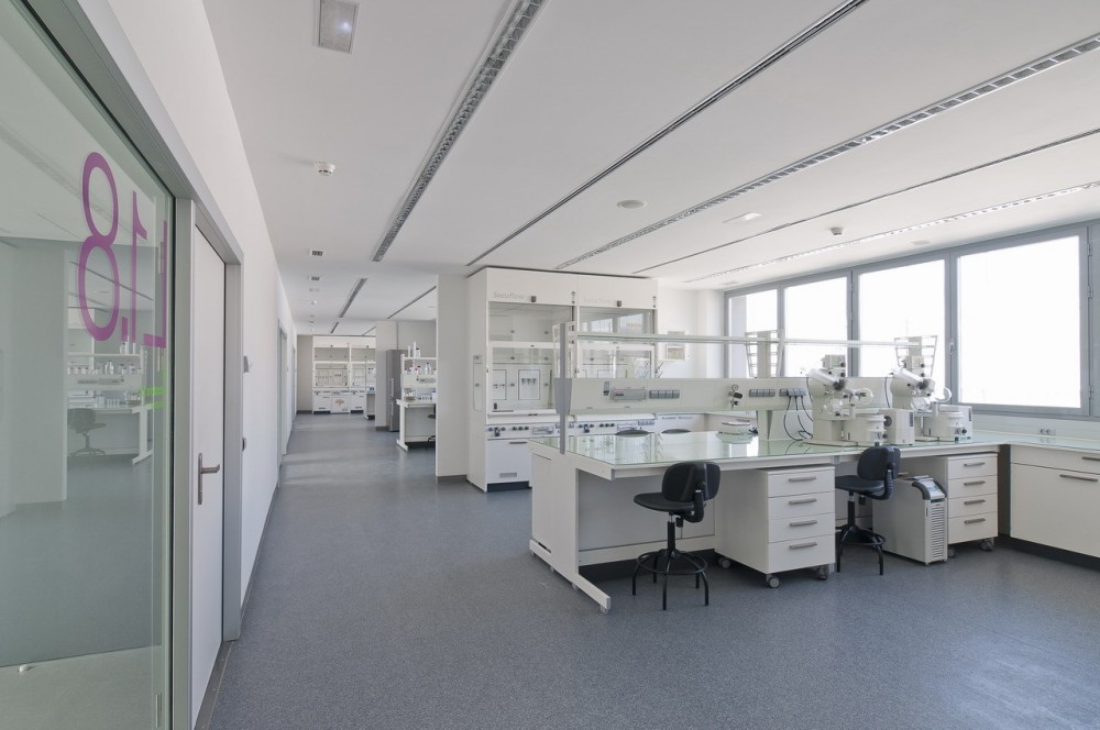 Bionand Building / Planho
