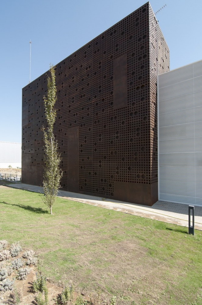 Bionand Building / Planho