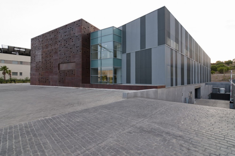 Bionand Building / Planho