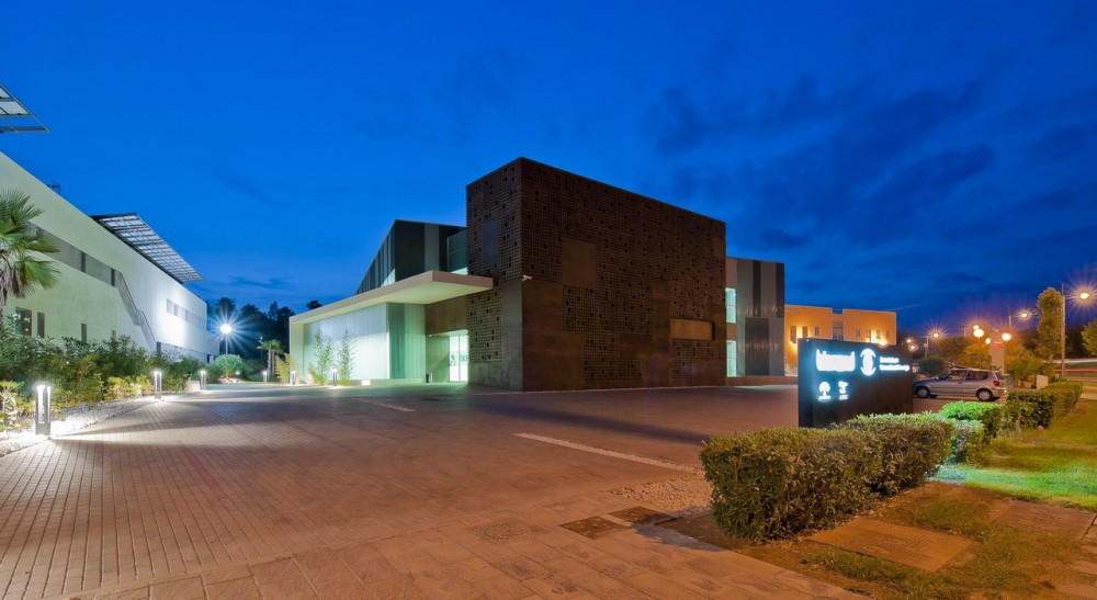 Bionand Building / Planho