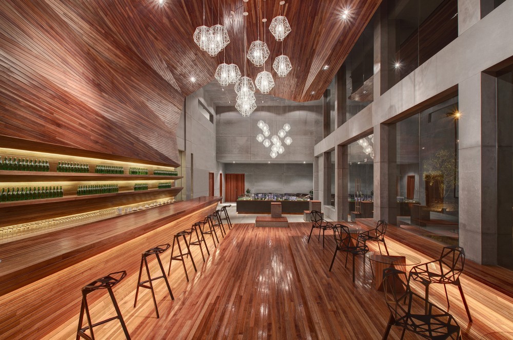 Lahas Zone / CROX International