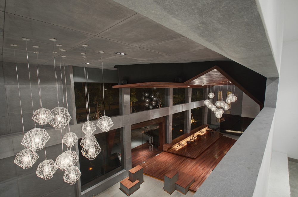 Lahas Zone / CROX International