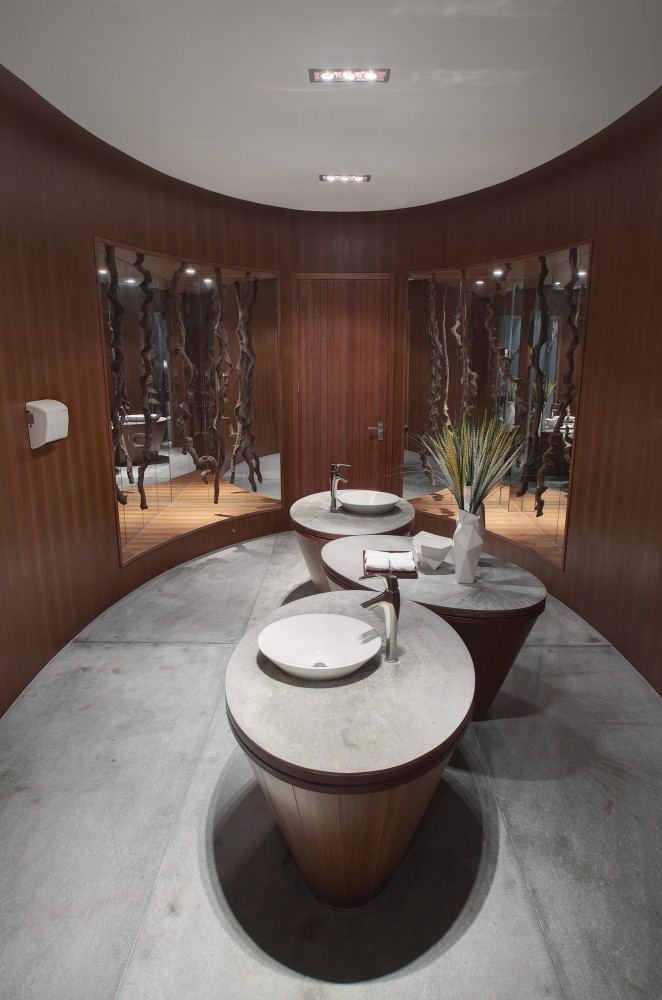 Lahas Zone / CROX International