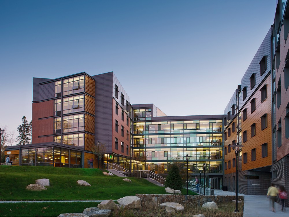 Hillside Hall / LLB Architects
