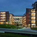 Hillside Hall / LLB Architects © Burk & Jagger