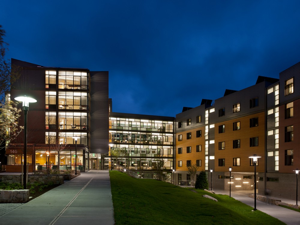 Hillside Hall / LLB Architects