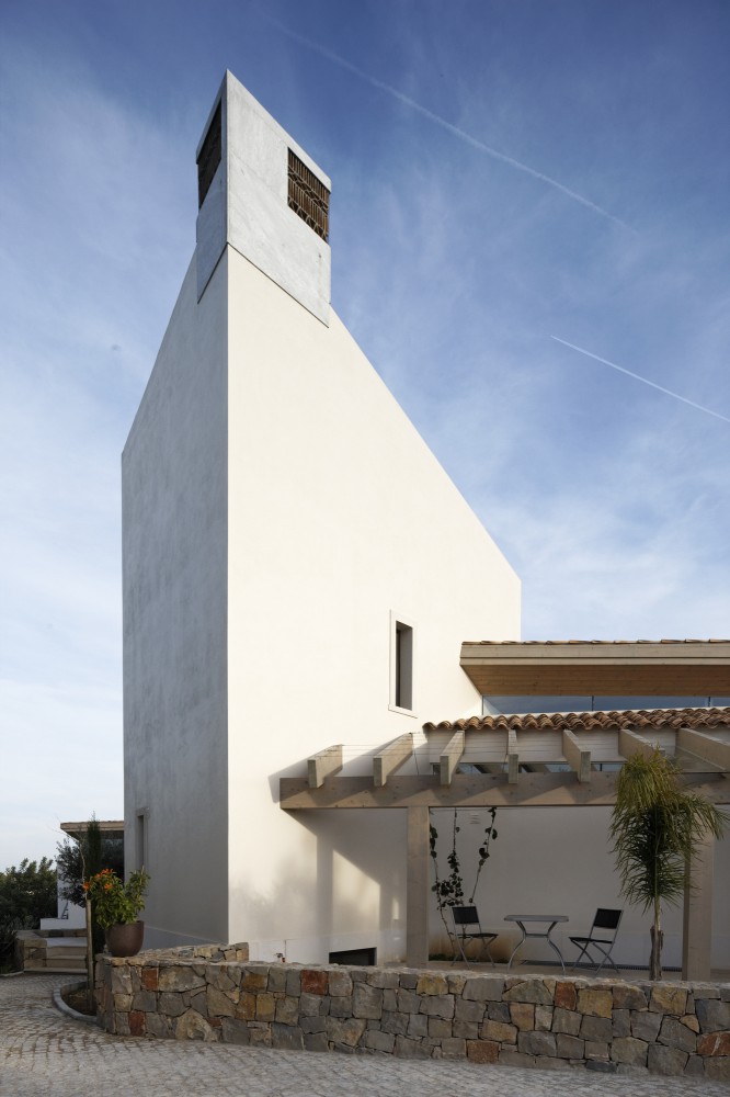 Holiday Home in the Algarve / Hilberink Bosch Architects
