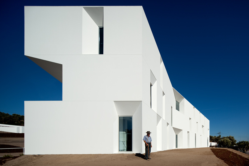 Alcácer do Sal Residences / Aires Mateus